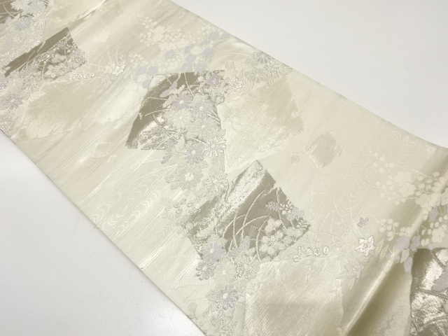 破れ色紙に菊・梅・秋草模様織り出し　袋帯